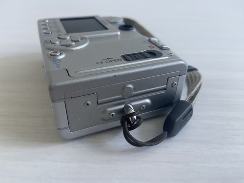 Canon IXUS 430 4.0MP Digital Camera Untested No Charger Or Battery Made In Japan - Picture 5 of 7