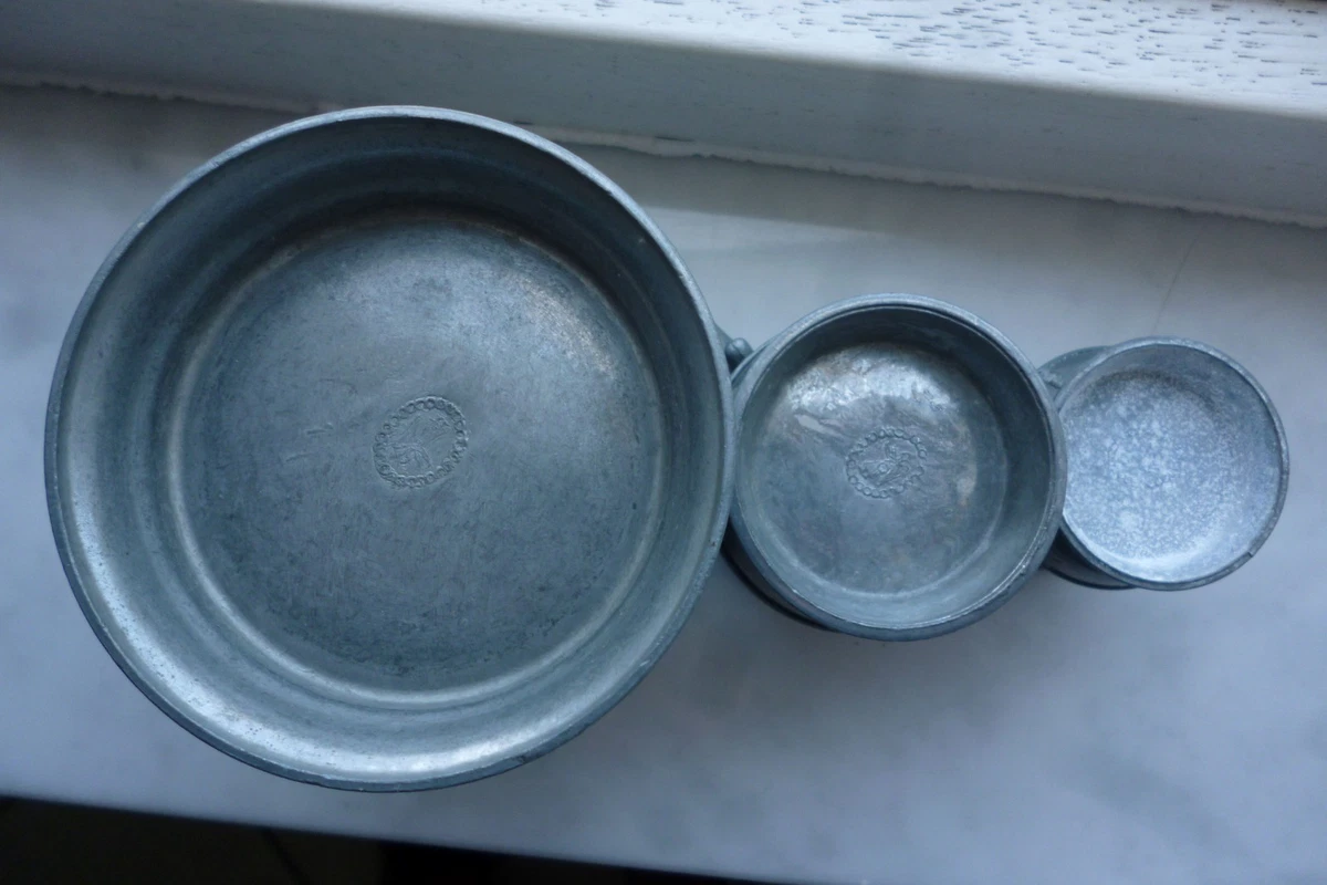 3 Zinnkrüge /Kännchen mit Engel gestempelt / kleines Konvolut / 360g
