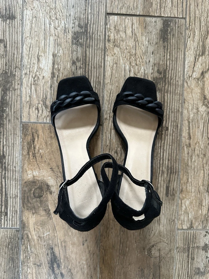 Zapatos de tacón de gamuza Nicole Miller talla 8,5 Foto 4 de 4