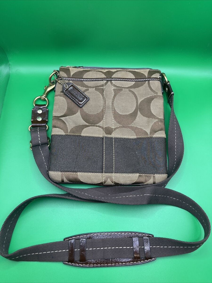 COACH K0649-10129 Signature Canvas Swingpack Small Crossbody COACH K0649-10129 Signature Canvas Swingpack Small Crossbody