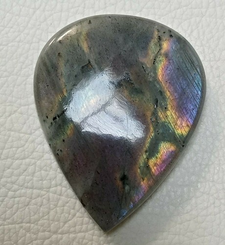 Beautiful Unique Rare Purple Fire Labradorite Gemstone 47X36X9 mm 112 Crt - Picture 4 of 5