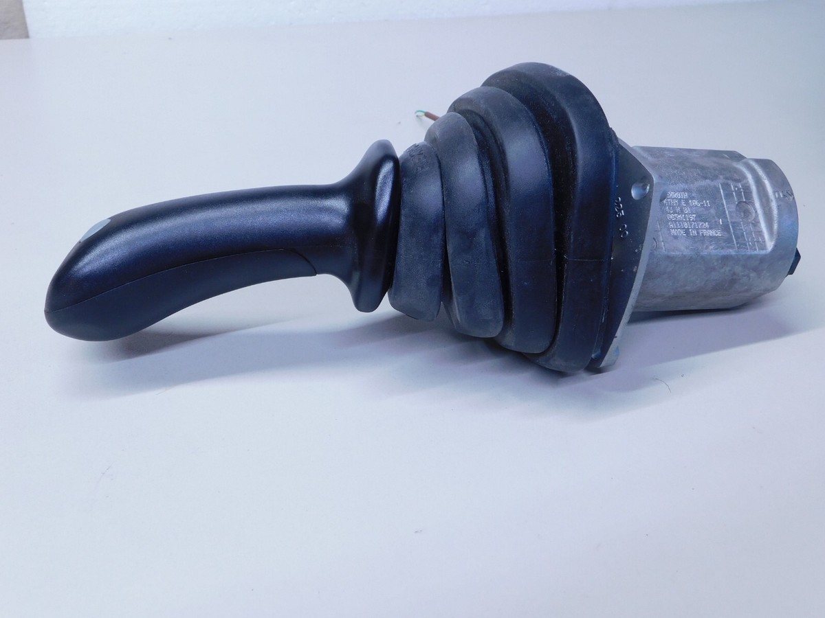 REXROTH JOYSTICK VORSTEUERGERÄT + 1 TASTER 4TH5 E 106-11 REXROTH JOYSTICK VORSTEUERGERÄT + 1 TASTER 4TH5 E 106-11