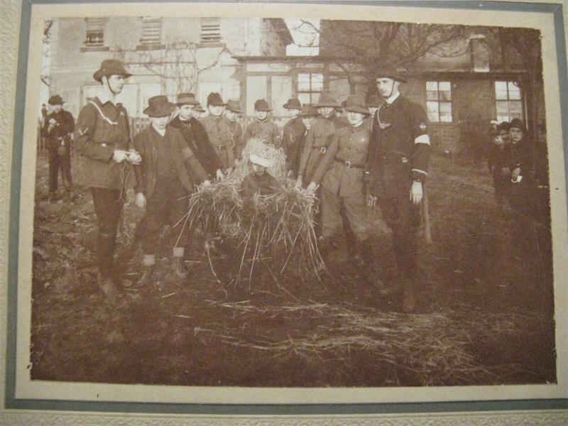 Cabinet Card Bavarian (?) Cadets Medic Drill ca. 1900