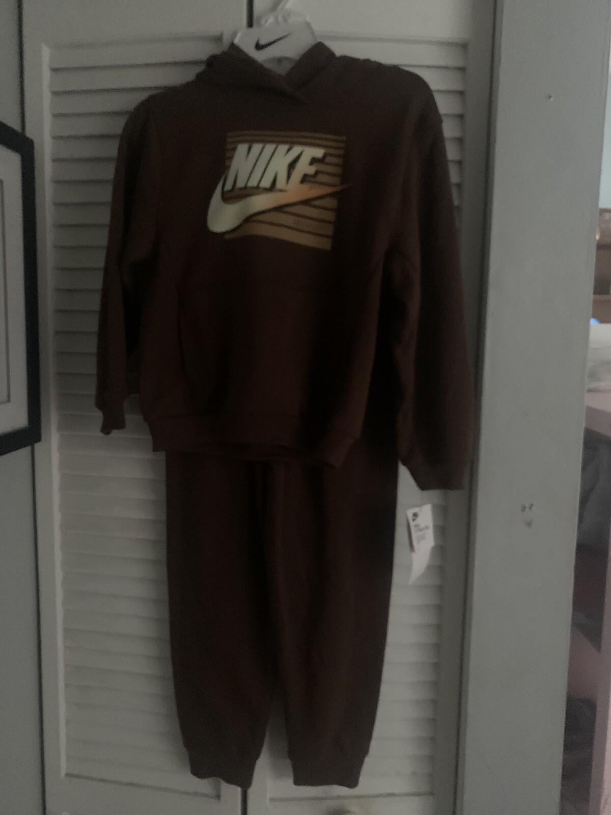 Picture 1 of 6