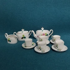 Vtg Child's White Porcelain Set Japan Gold Trim Green Tea Leaf Pattern 15 Piece 