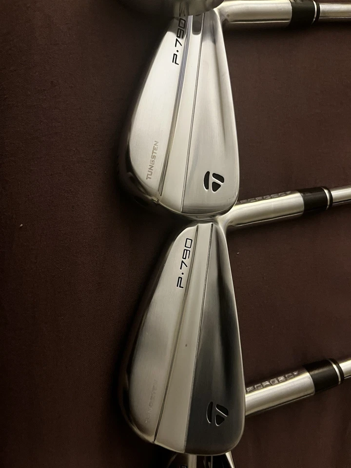 Nuevos hierros de golf TaylorMade P-790 2024 con ejes NS PRO 950 R + agarre Golf Pride Foto 3 de 4