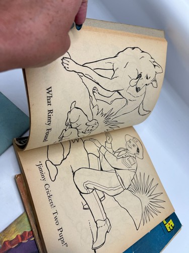 Lot is for 4 Western Coloring Books - Foto 11 di 13