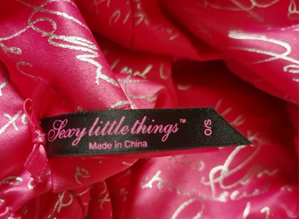 💖Victoria’s Secret descontinuado satinado bebé rosa caliente sombrero de caxista con estrás Foto 2 de 4