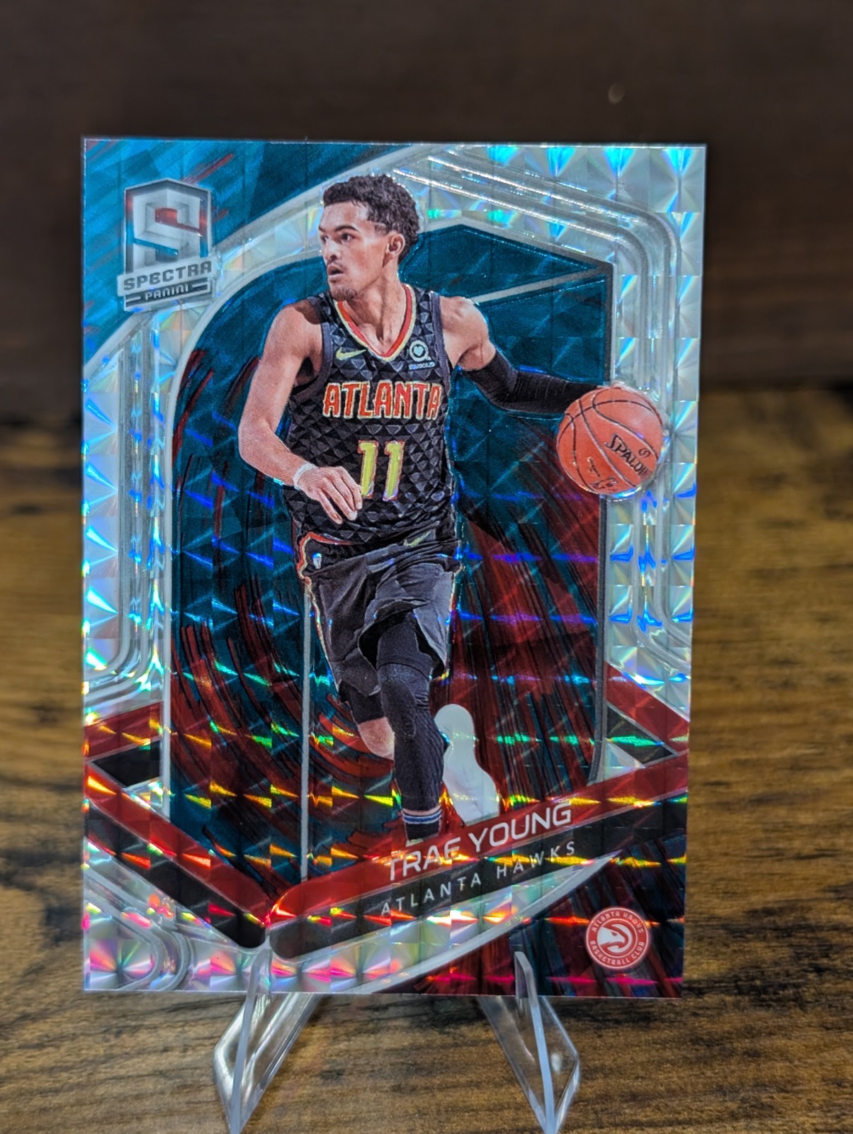 2019-20 Panini Spectra - Variation Trae Young #5 Interstellar Prizm Black Jersey