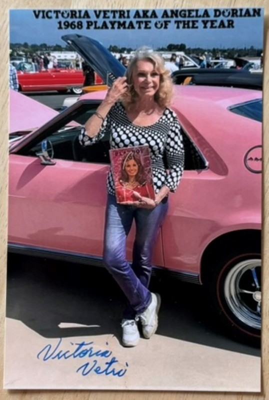 VICTORIA VETRI, 100% AUTHENTIC AUTOGRAPHED PHOTO, HOLLYWOOD LEGEND & STAR !