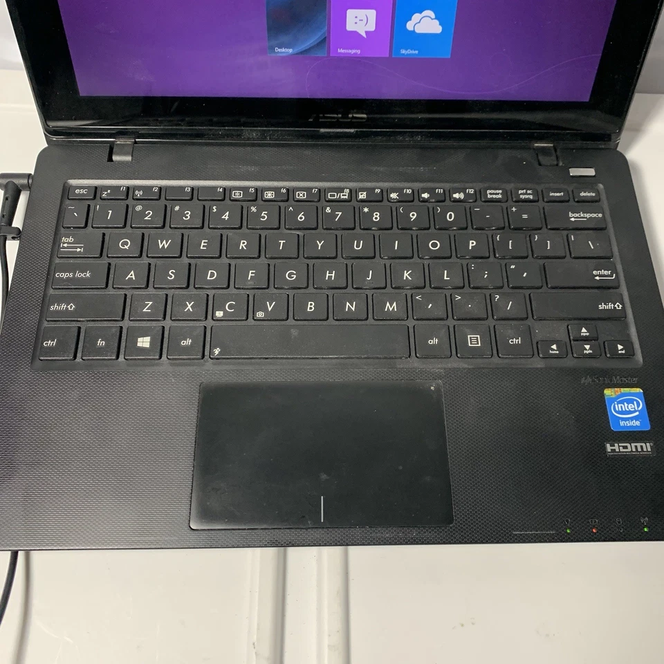 ASUS VivoBook X200CA - Celeron 1007U 1.50 GHz 4GB RAM 500GB - Needs Battery - Image 2 of 4