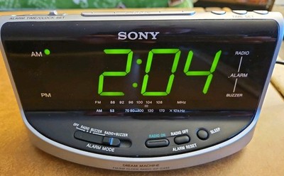Vintage Sony Dream Machine FM/AM Clock Radio ICF-C492 Dual Alarm Clock Silver