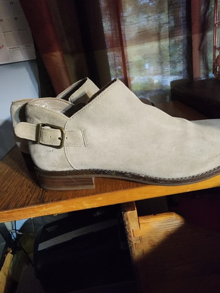 Nuevo Clarks Marca Spye Astro Arena Gamuza Tacón Bajo Botas Botines Para Mujer Talla 12 M Foto 4 de 4
