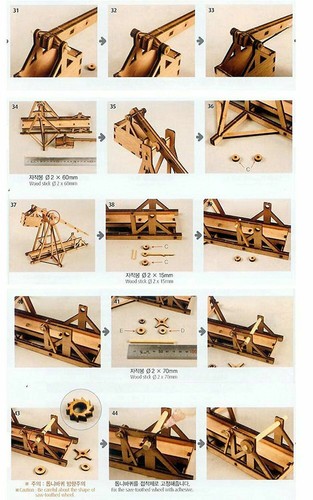 Desktop Wooden Model Kit Trebuchet by YOUNGMODELER - Afbeelding 6 van 9