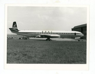 Photograph of de Havilland Comet 4 G APDA 1st Prod Aircraft Hatfield 1958