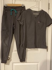 Grey Figs Set Small Zamora Jogger - Catarina Small Top One Pocket Good condition