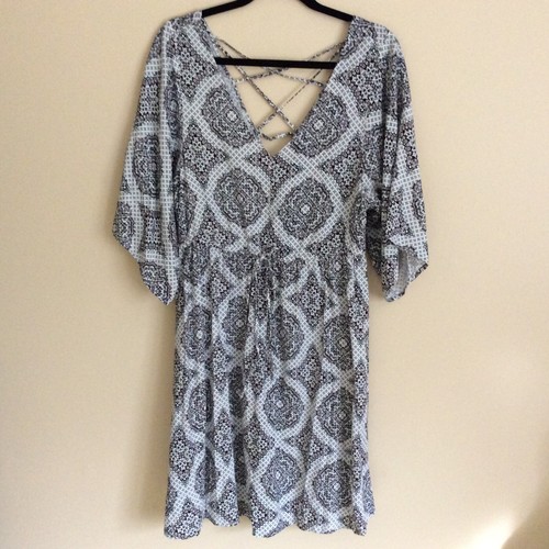 Torrid Flutter Sleeve Print V Neck Dress Drawstring Waist Crisscross Back Sz 12 - 第 1/6 張圖片
