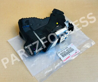 69030-42230 TOYOTA GENUINE LOCK ASSY, FRONT DOOR W/MOTOR, RH