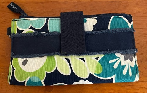 Thirty One Retro Metro Paisley Wallet