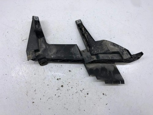 BMW X3 E83 Rechte Scheinwerferhalter 1301073025 3.00 Diesel 2007 30595149