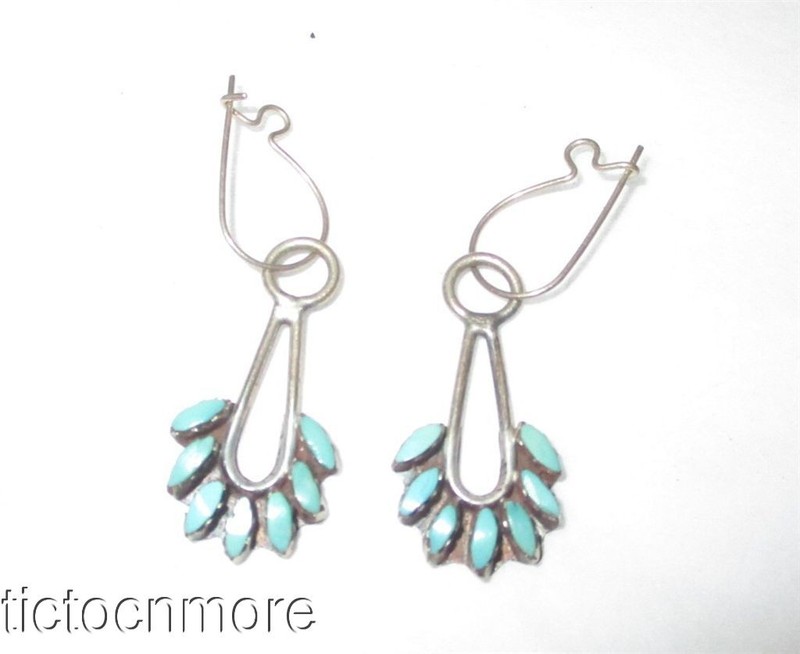 VINTAGE ZUNI INDIAN PETIT POINT TURQUOISE MAIZE NEEDLEPOINT DANGLE EARRINGS