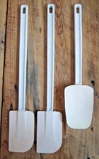 Rubbermaid Commercial Products Lot Silicone Spatula 16.5” + 14" 1935 Spoon Shape