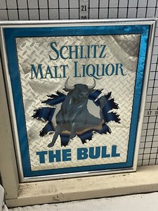 SCHLITZ MALT LIQUOR - THE BULL. Mirror 