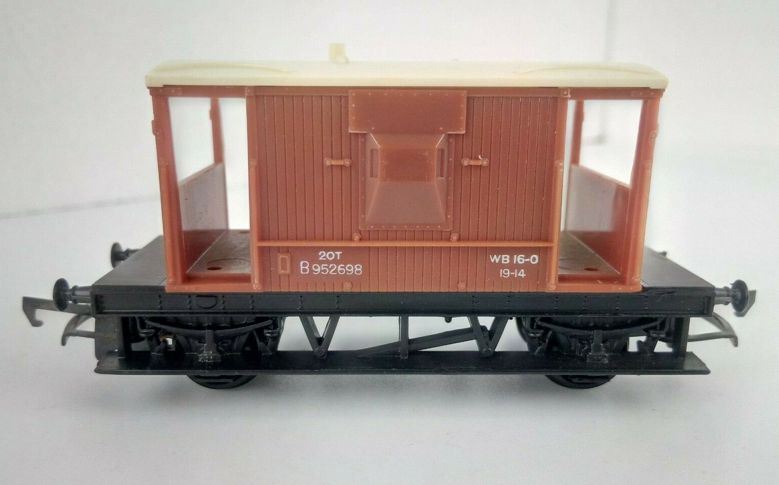 OO Gauge TRIANG OO GAUGE 20 Ton BR BRAKE VAN M73031 R16 BOXED rfe.ie