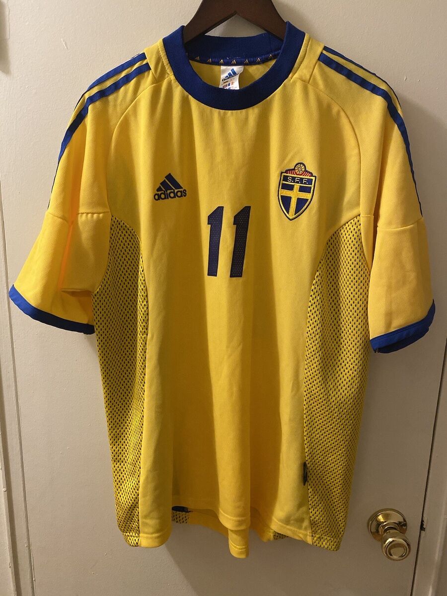 Vintage Adidas Larsson Sweden Soccer Jersey Men's Size Large Vintage Adidas Larsson Sweden Soccer Jersey Men's Size Large