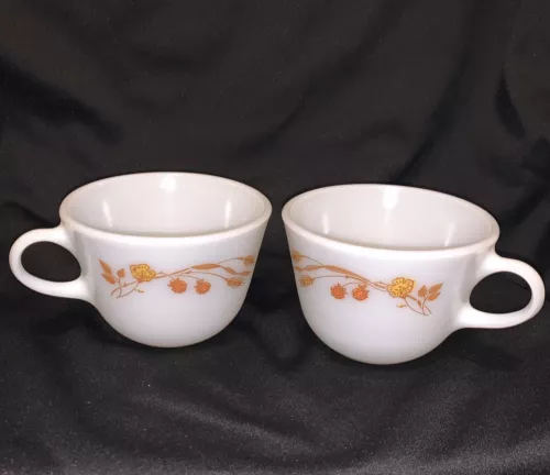 VTG Pyrex Milk Glass Coffee Tea Cup Mug Harvest Home Great Condition