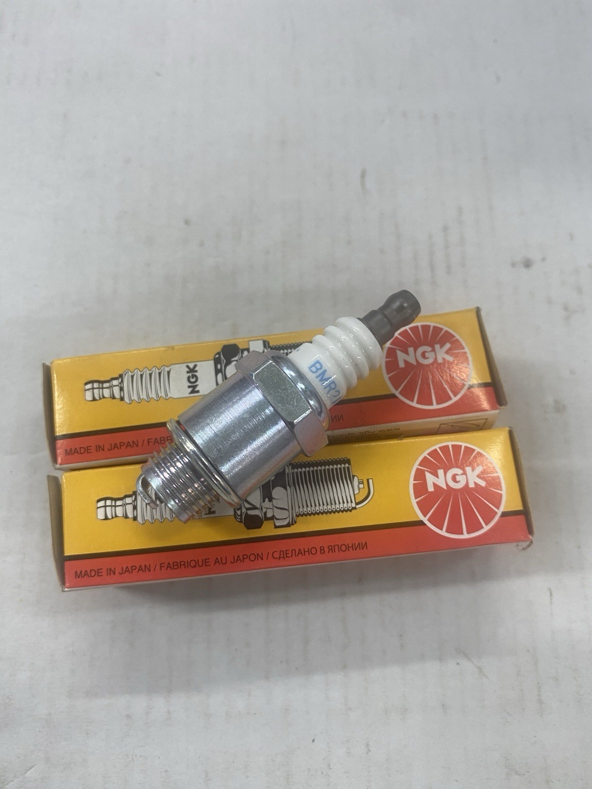 3 PACK NGK Spark plugs 4013 BMR2A NOS