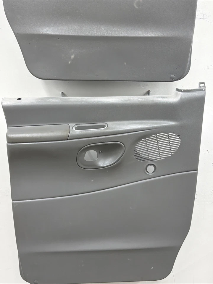 Par de paneles de puerta manuales gris E-150 E-250 E-350 99-08 Ford Econoline Van OEM Foto 2 de 4