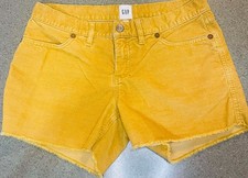 Gap Women  s Corduroy Shorts Size 6 Cut-Off Frayed Hem Mustard Yellow 4  Inseam