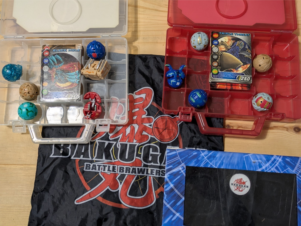 Bakugan Collection, Lot: 11 Figures, Cards, Accessories, Storage