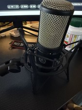 AKG P220 High-Performance Large Diaphragm True Condenser Microphone