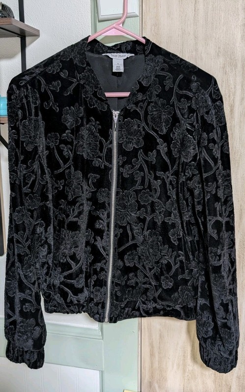 White House Black Market ZipUp BurnOut Velvet Small Bomber Style Jacket.    #268