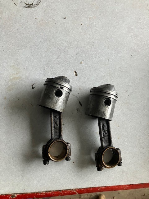 Maytag 72 Engine Piston Pair