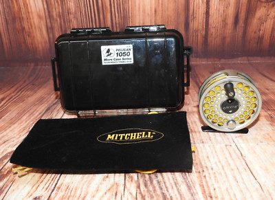 Orvis Battenkill Bar Stock BBS3  III Fly Fishing Reel Titanium with pelican case
