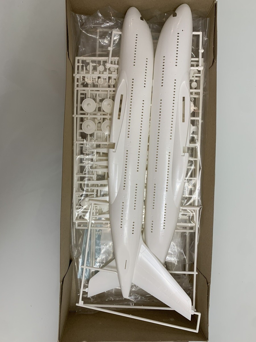 Revell プラモデル Airbus A380-800 Lufthansa 71E-DDzLCIL._UF350,350_QL80_.jpg