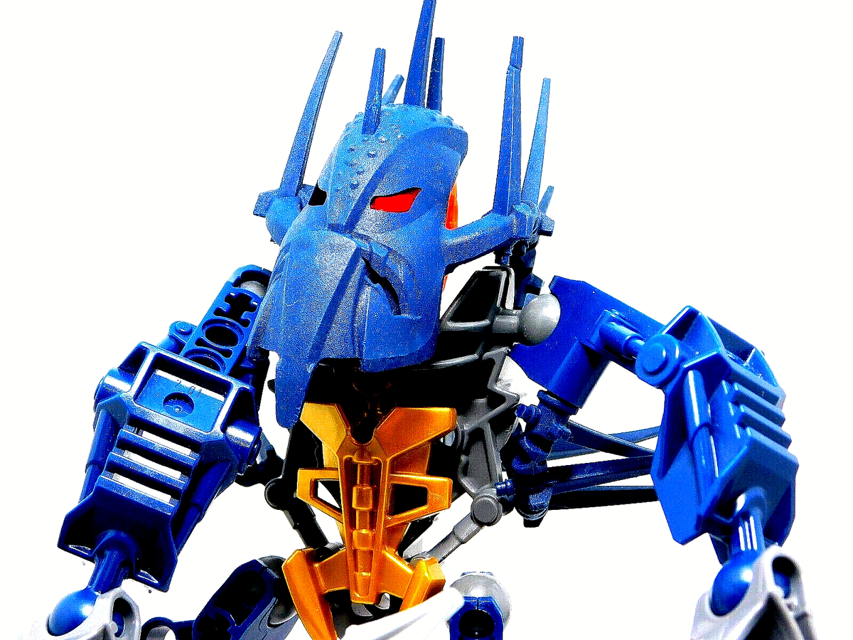 LEGO 2010 Bionicle Stars Piraka with Gold Chest Armour (7137)