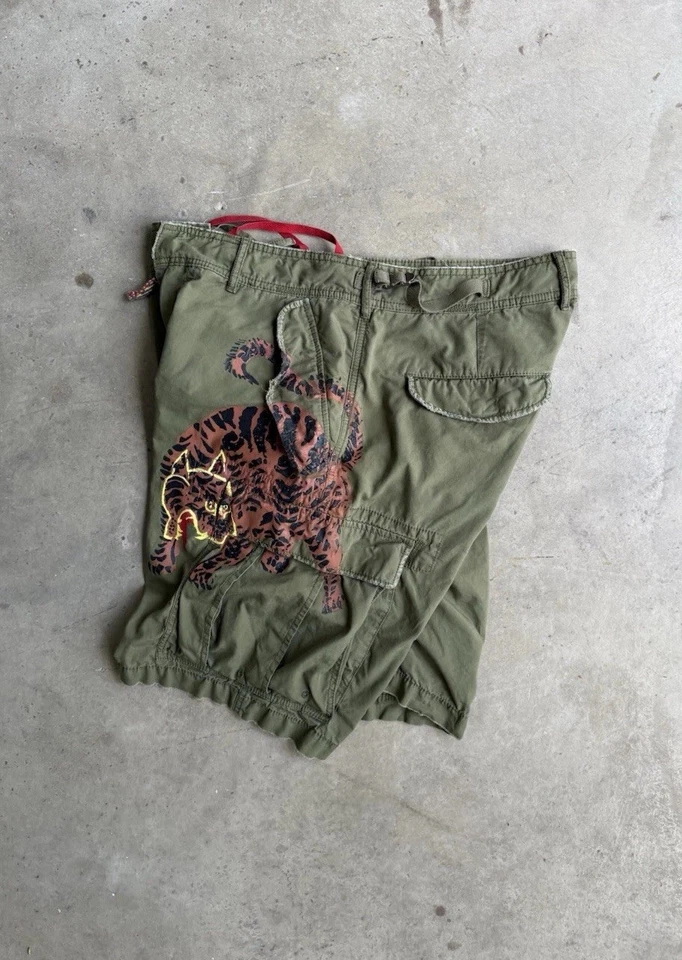 Ralph Lauren Polo Tiger Asian Sportsman Aztec Patchwork Camo Cargo  Shorts sz 36 - Image 2 of 4