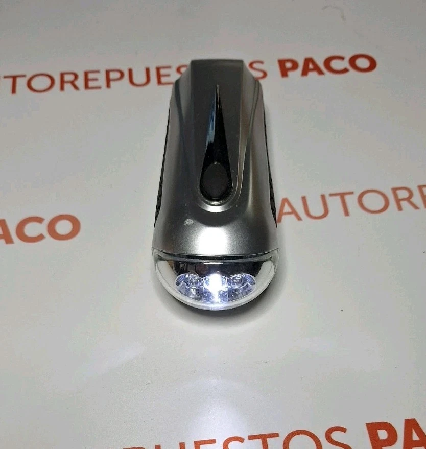 Linterna Dínamo 3-LED con Acumulador de Litio de Capacidad Mejorada - Imagen 2 de 4