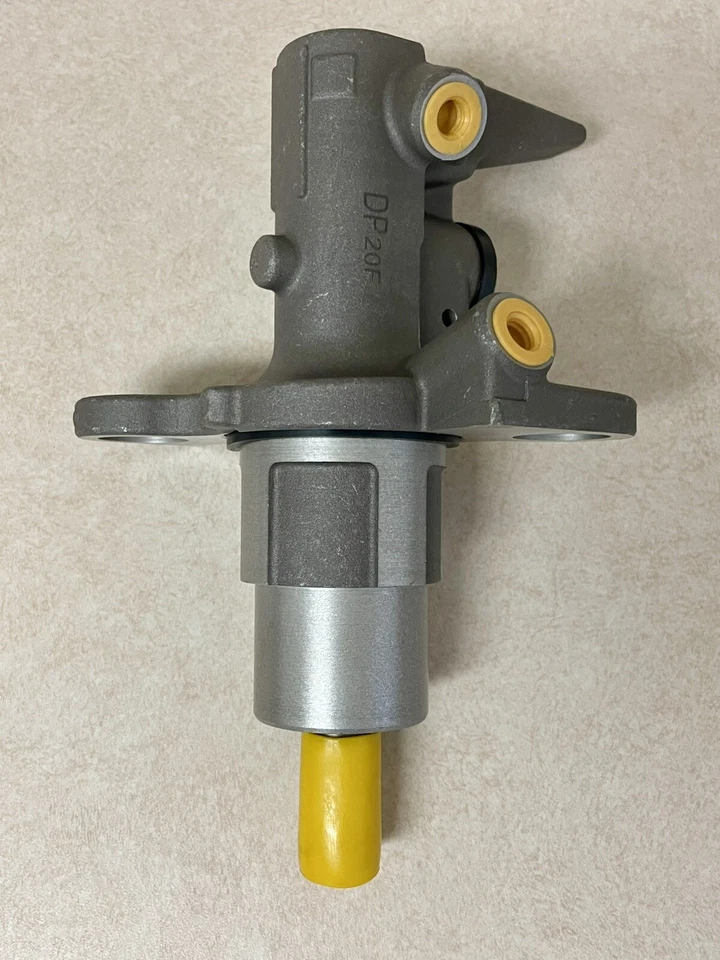 Cilindro maestro de freno Dorman M630936 para Audi A6 Quattro S4 A5 S5 A7 Allroad A4 Foto 2 de 4