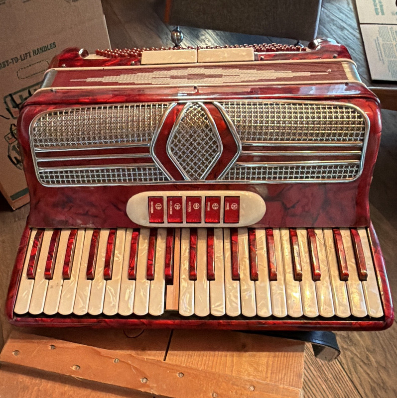 Red Pearl Piano Accordion 41 Treble Keys / 120 Bass Buttons, 5 Registers