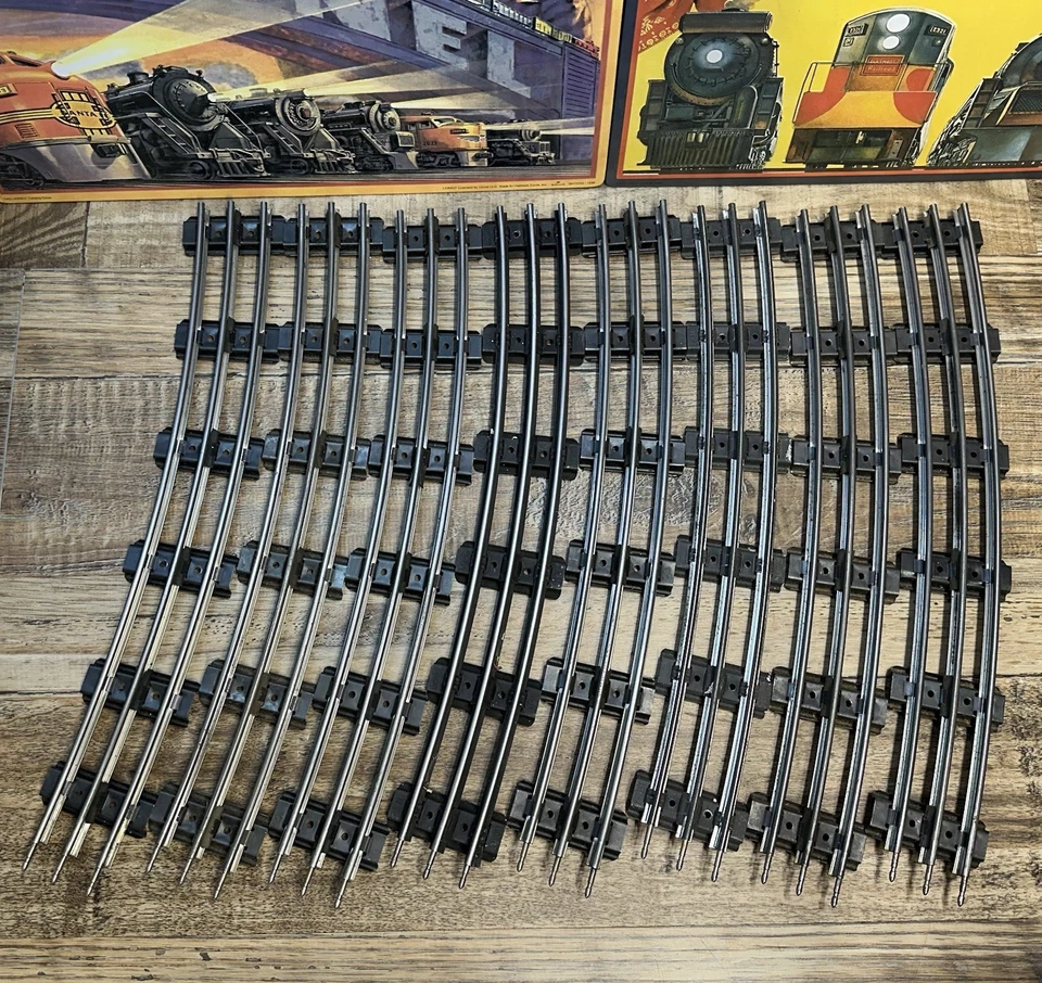 K-Line Lionel Trains Unstamped O Gauge O72 Tubular Track, Half circle VG 3 Rail - Image 4 of 4