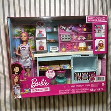 BARBIE BAKERY DOLL  PLAYSET 20 PIECES HGB73  NEW 