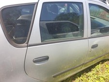 Porte arrière et accessoires Mitsubishi COLT