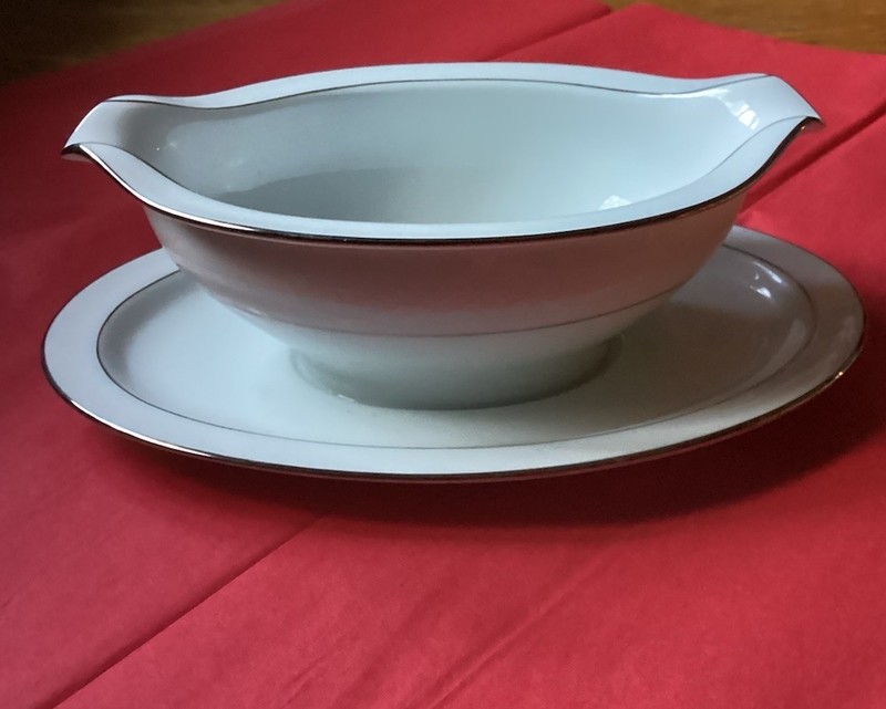 Noritake Vtg Whitehall 6115 Gravy Bowl/Boat With Attached Under-plate