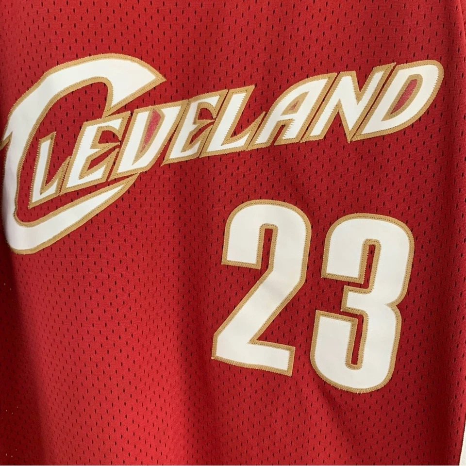 Authentic LeBron James Cleveland Cavaliers Reebok Men’s Large Cavs Rookie Jersey - Image 4 of 4