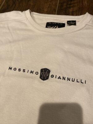 mossimo white t shirt